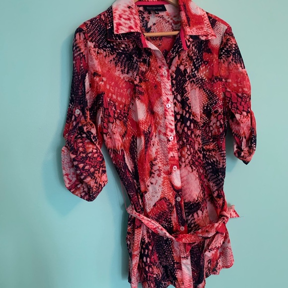 Women’s Blouse- Button-Down - Picture 2 of 10
